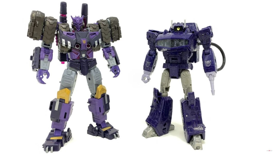 In Hand Image Of Transformers Legacy Evolution Tarn  (32 of 44)